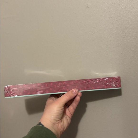 Colorful 'MERRY' Holiday Sign - Picture 2 of 3